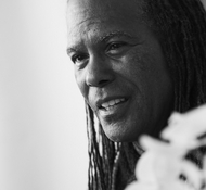 A great way to start the day - interview med Michael Beckwith